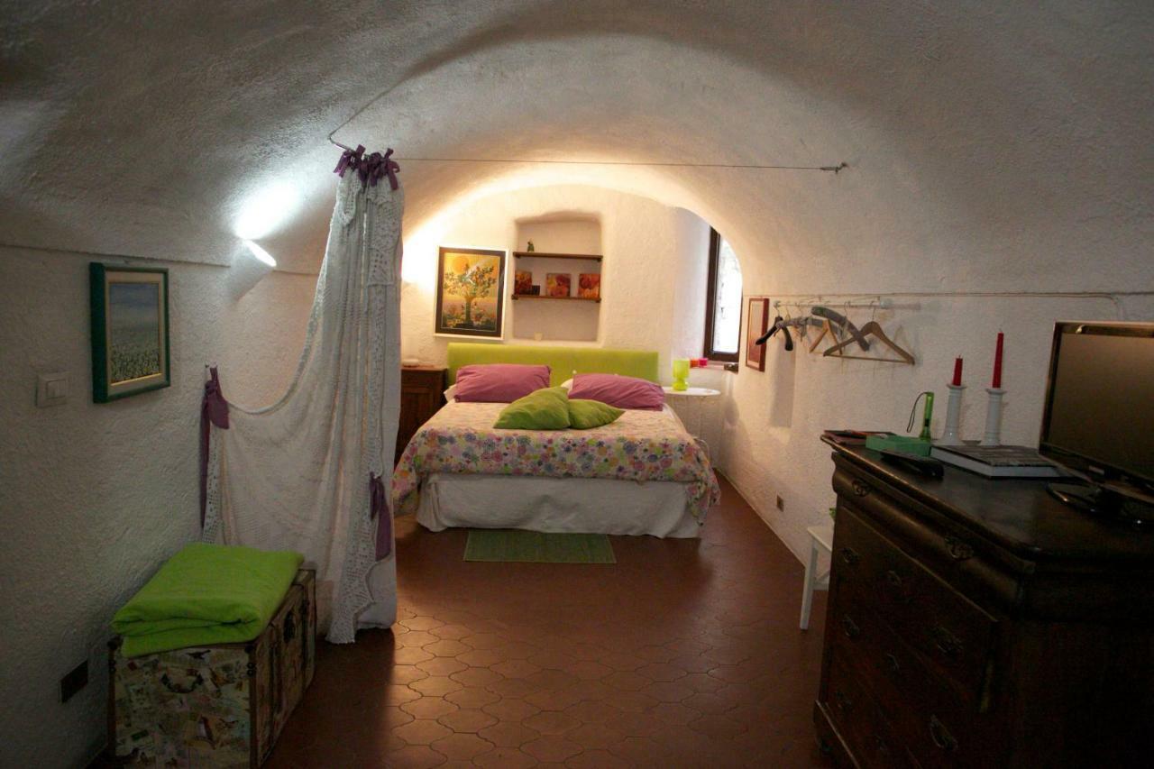 Appartamento Le Violette Dolceacqua Zewnętrze zdjęcie
